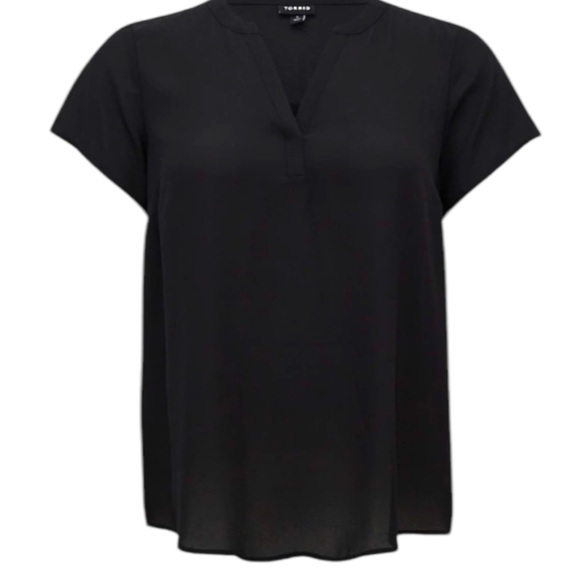 **SOLD**NWT 💕 Torrid Plus Short Sleeve Georgette Flutter Sleeve Pullover Blouse - Picture 5 of 6